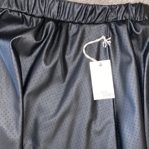 Ava James leather skirt - Picture 3 of 3